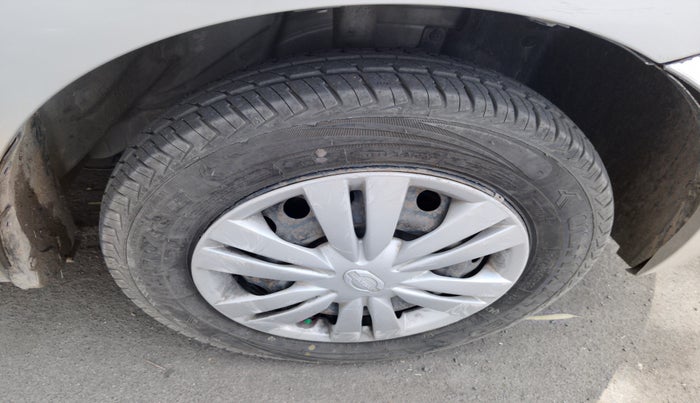 2014 Datsun Go T, Petrol, Manual, 77,112 km, tyre