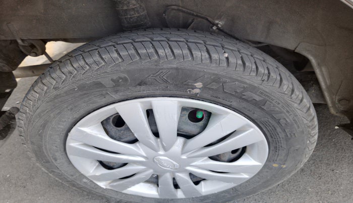 2014 Datsun Go T, Petrol, Manual, 77,112 km, tyre