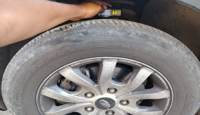 2021 Mahindra XUV500 W9, Diesel, Manual, 27,208 km, tyre