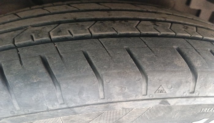 2008 Honda Civic 1.8L I-VTEC S MT, Petrol, Manual, 1,00,000 km, tyre