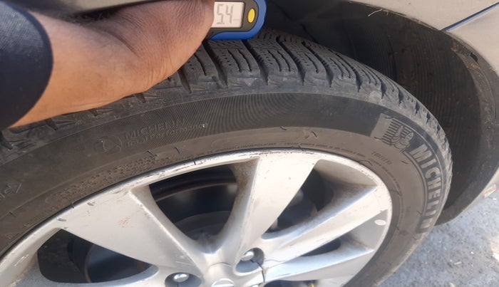 2013 Hyundai Verna FLUIDIC 1.6 CRDI SX, Diesel, Manual, 72,574 km, tyre