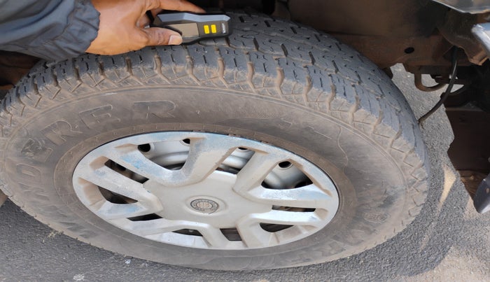 2011 Mahindra Scorpio LX, Diesel, Manual, 1,83,756 km, tyre