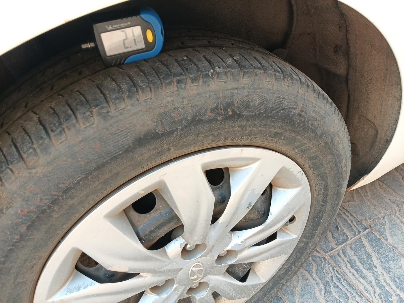 2019 Hyundai Verna 1.4 EX PETROL, Petrol, Manual, 73,379 km, tyre