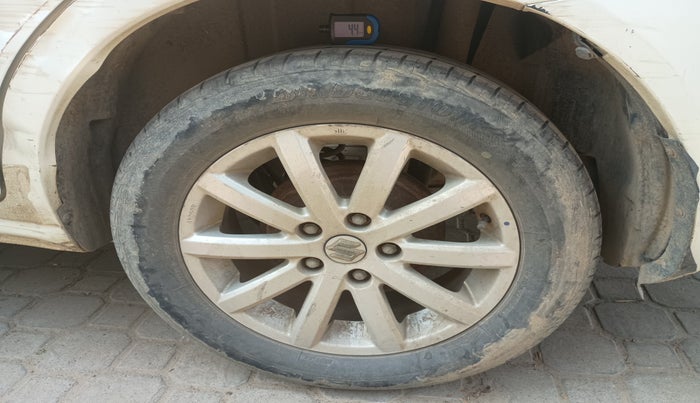 2010 Maruti SX4 ZXI, Petrol, Manual, 1,08,404 km, tyre