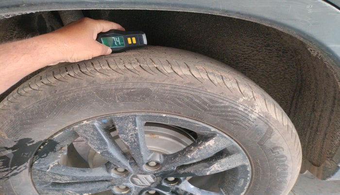 2019 Maruti Vitara Brezza ZDI AMT, Diesel, Automatic, 98,086 km, tyre