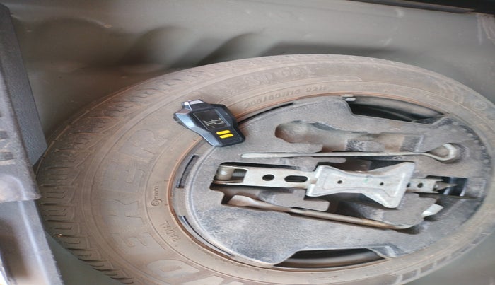 2019 Maruti Vitara Brezza ZDI AMT, Diesel, Automatic, 98,086 km, tyre