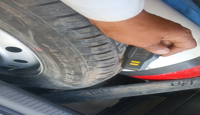 2018 Maruti Swift LXI, Petrol, Manual, 88,290 km, tyre