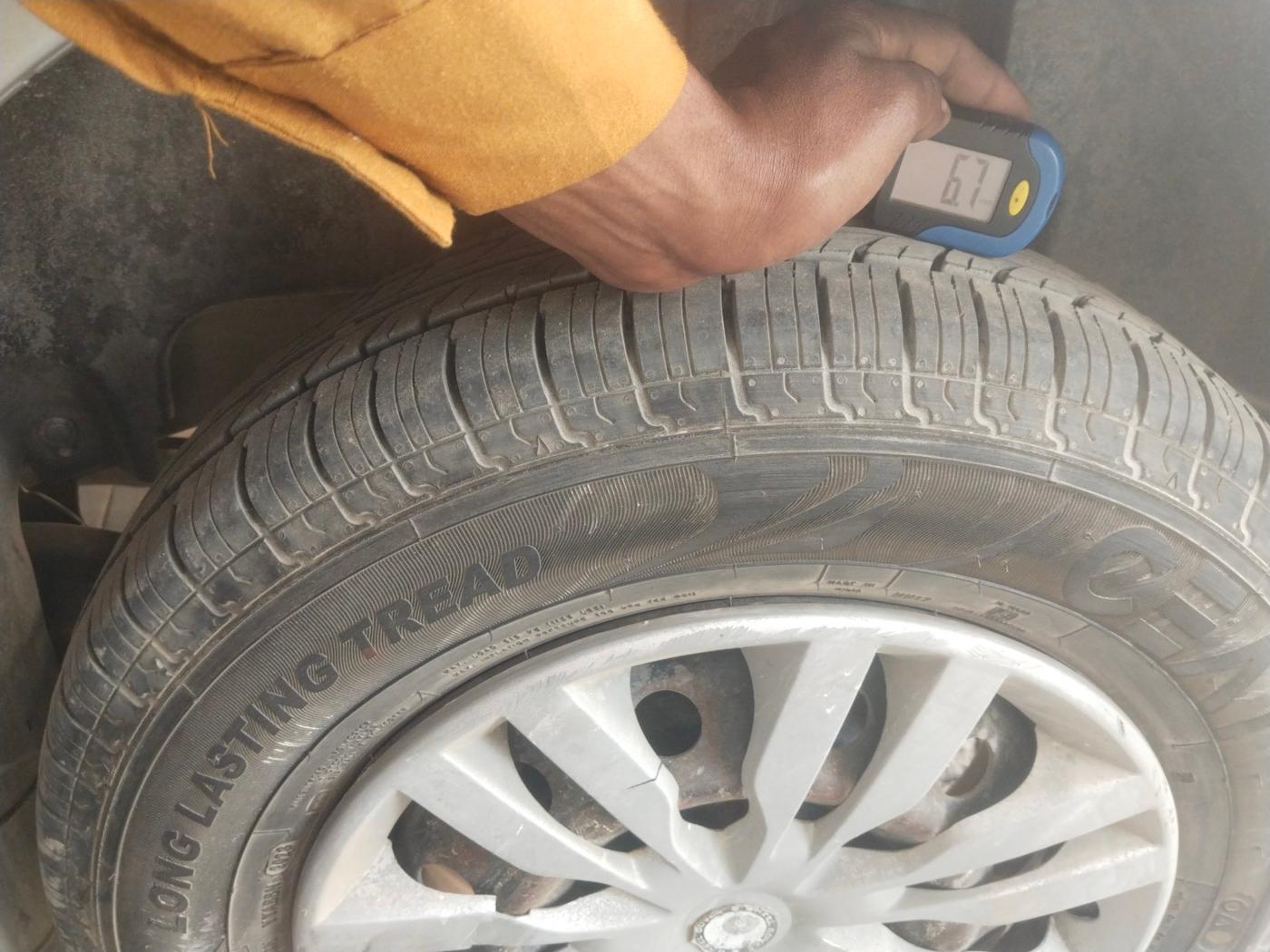2018 Maruti Dzire VDI, Diesel, Manual, 69,319 km, tyre