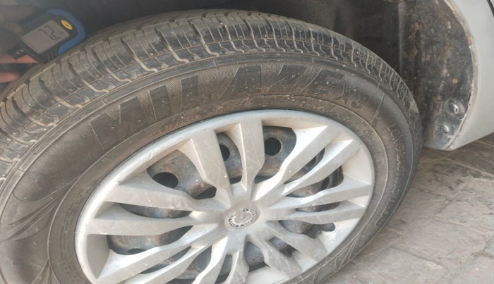 2018 Maruti Dzire VDI, Diesel, Manual, 69,319 km, tyre