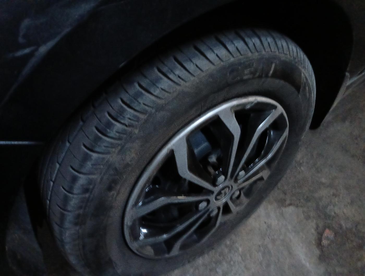 2022 Tata TIGOR XZ CNG, Petrol, Manual, 1,01,918 km, tyre
