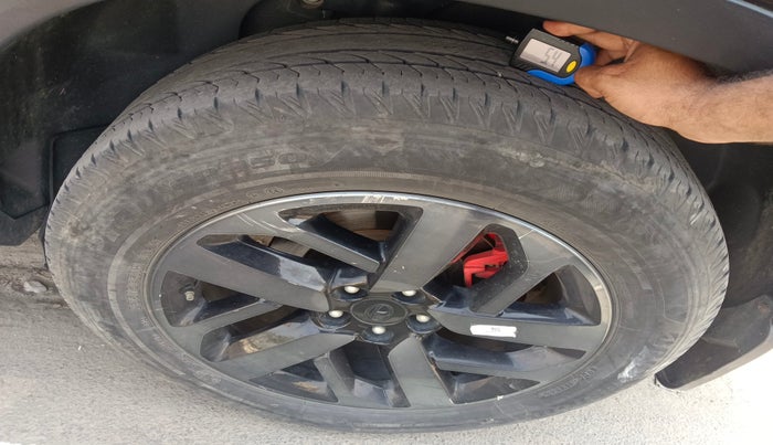 2023 Tata Safari XZA PLUS O RED DARK , Diesel, Automatic, 32,414 km, tyre