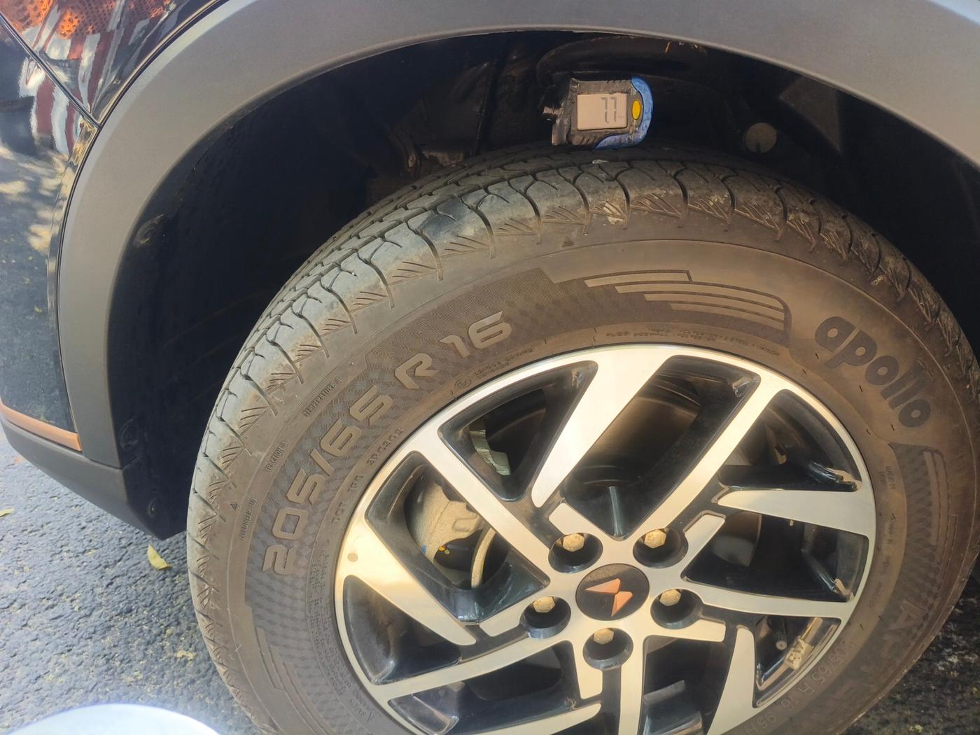 2023 Mahindra XUV400 EL 7.2 KW, Electric, Automatic, 2,118 km, tyre