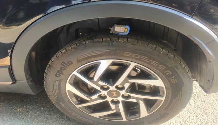 2023 Mahindra XUV400 EL 7.2 KW, Electric, Automatic, 2,118 km, tyre