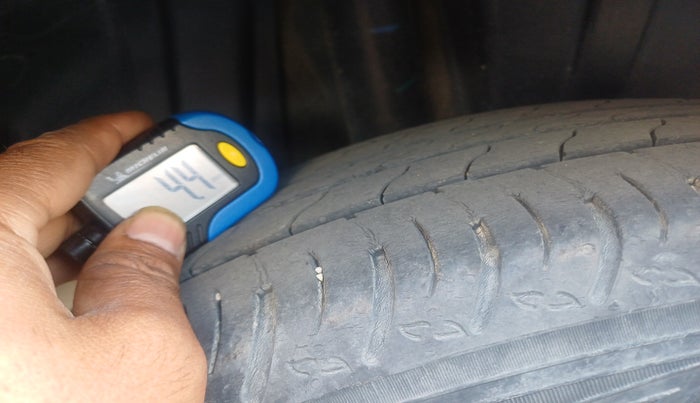 2022 Maruti XL6 ALPHA PLUS AT, Petrol, Automatic, 39,850 km, tyre