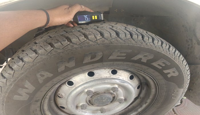 2013 Mahindra Scorpio LX BS-III, Diesel, Manual, 2,39,528 km, tyre