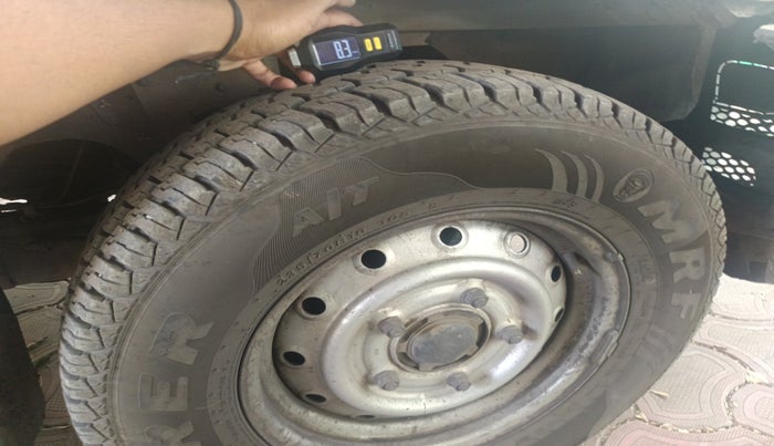 2013 Mahindra Scorpio LX BS-III, Diesel, Manual, 2,39,528 km, tyre