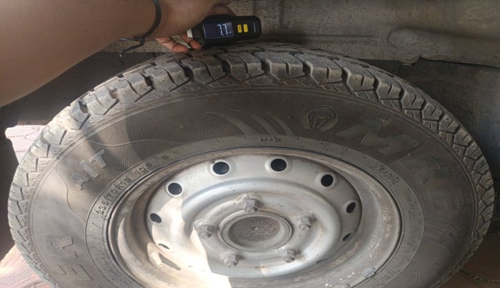 2013 Mahindra Scorpio LX BS-III, Diesel, Manual, 2,39,528 km, tyre