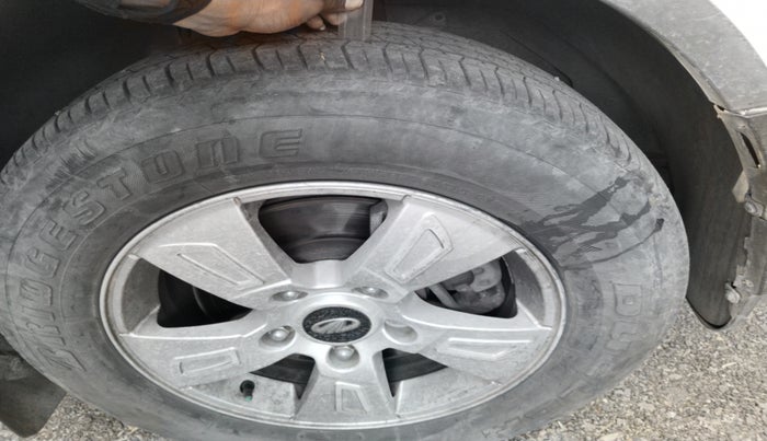 2012 Mahindra XUV500 W8, Diesel, Manual, 1,24,087 km, tyre