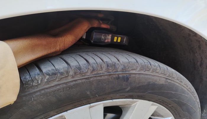 2023 Volkswagen VIRTUS HIGHLINE TSI 1.0 MT, Petrol, Manual, 7,571 km, tyre