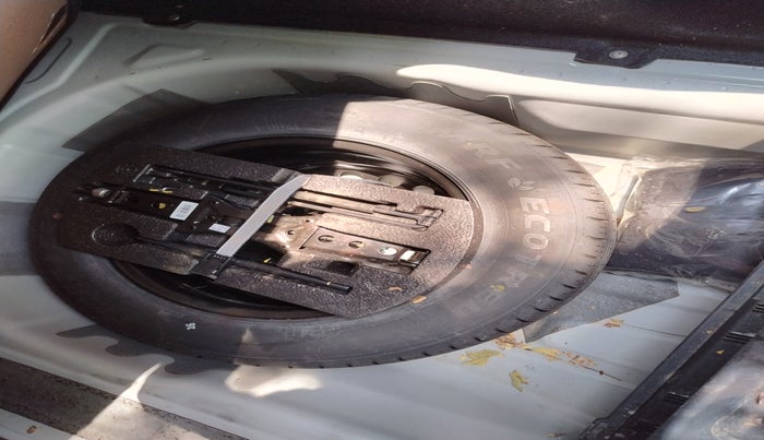 2023 Volkswagen VIRTUS HIGHLINE TSI 1.0 MT, Petrol, Manual, 7,571 km, tyre