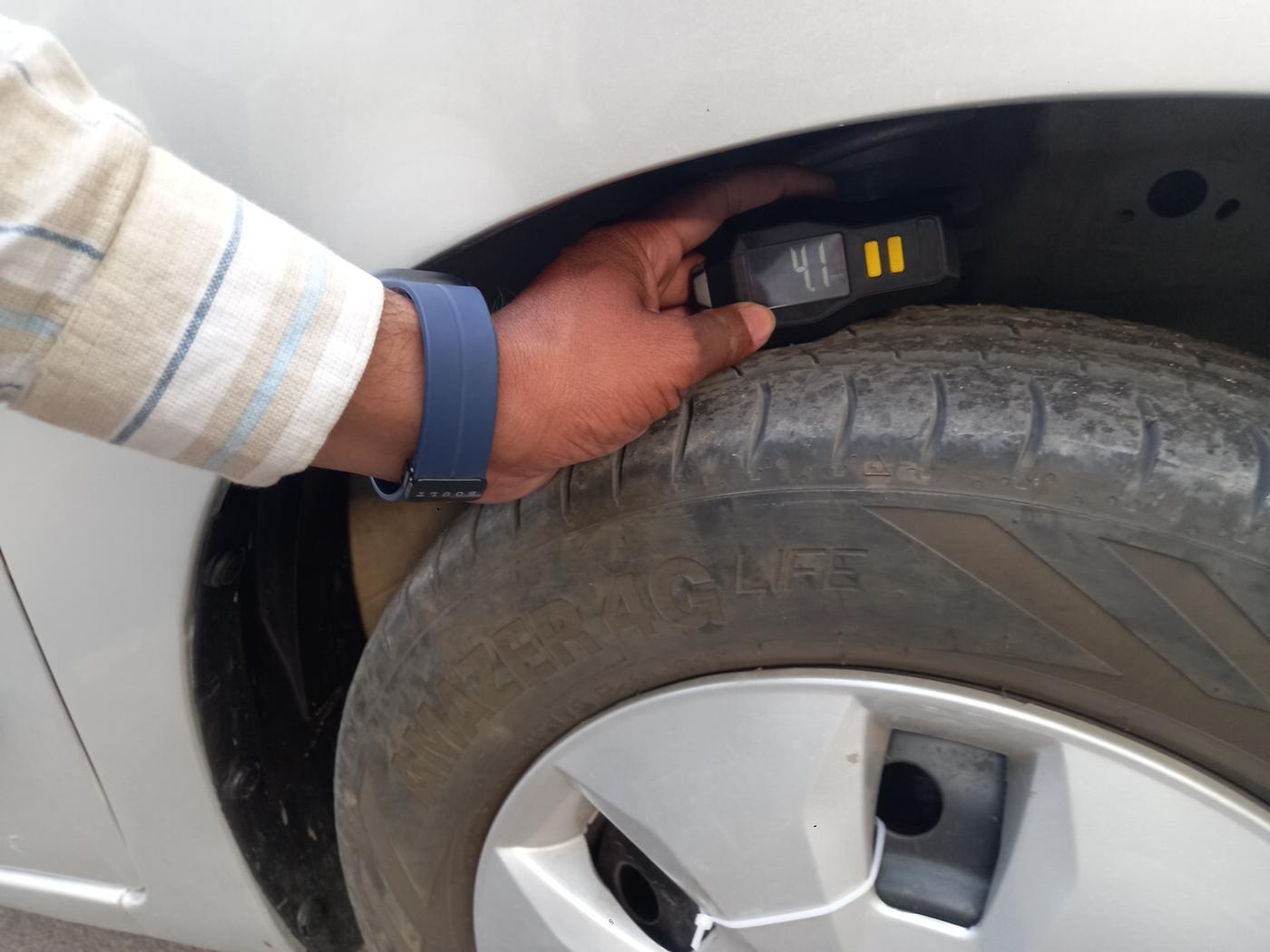 2013 Maruti Wagon R 1.0 VXI, Petrol, Manual, 76,124 km, tyre