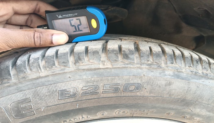 2011 Hyundai i20 MAGNA 1.2, Petrol, Manual, 1,19,370 km, tyre