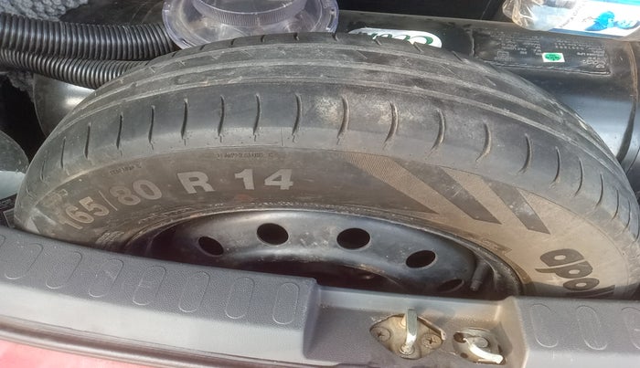 2014 Maruti Ritz VXI, Petrol, Manual, 1,06,915 km, tyre