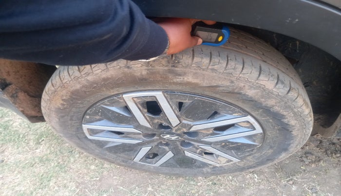 2021 Hyundai VENUE SX 1.5 CRDI, Diesel, Manual, 79,861 km, tyre