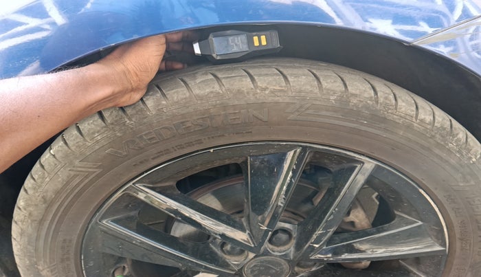 2019 Skoda Rapid AMBITION 1.5 TDI AT, Diesel, Automatic, 1,05,474 km, tyre