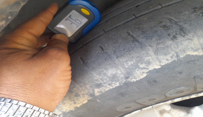 2017 Toyota Innova Crysta 2.4 VX 7 STR, Diesel, Manual, 1,23,516 km, tyre