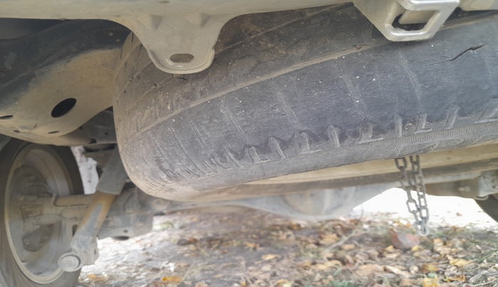 2017 Toyota Innova Crysta 2.4 VX 7 STR, Diesel, Manual, 1,23,516 km, tyre