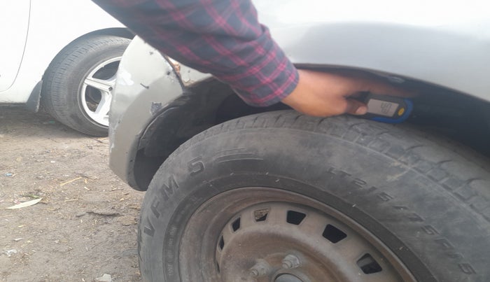 2011 Mahindra Xylo E4, Diesel, Manual, 2,54,025 km, tyre