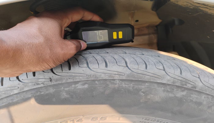 2013 Maruti Swift Dzire VDI, Diesel, Manual, 1,96,337 km, tyre