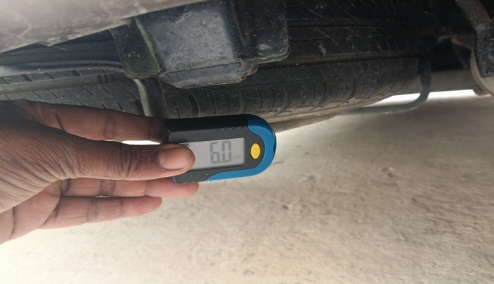 2014 Maruti Ertiga VXI, Petrol, Manual, 39,910 km, tyre