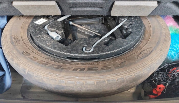 2015 Hyundai Creta SX PLUS 1.6 DIESEL, Diesel, Manual, 1,86,356 km, tyre