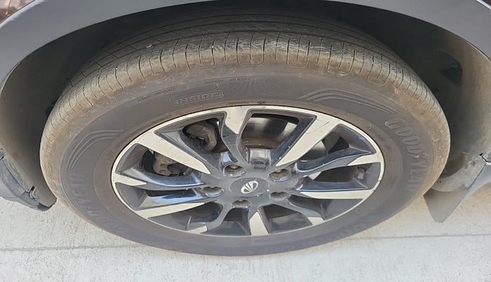 2018 Mahindra XUV500 W11(O), Diesel, Manual, 1,04,470 km, tyre
