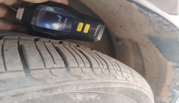 2014 Maruti Ciaz ZDI, Diesel, Manual, 90,462 km, tyre