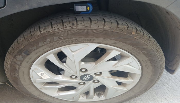 2023 Hyundai Creta SX 1.5 PETROL, Petrol, Manual, 20,397 km, tyre