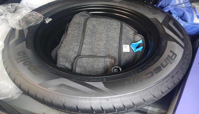 2023 Hyundai Creta SX 1.5 PETROL, Petrol, Manual, 20,397 km, tyre
