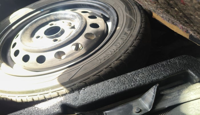 2016 Maruti Wagon R 1.0 VXI AMT, Petrol, Automatic, 88,801 km, tyre