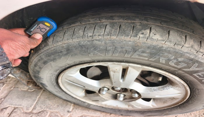 2011 Hyundai i20 SPORTZ 1.2, Petrol, Manual, 1,17,977 km, tyre