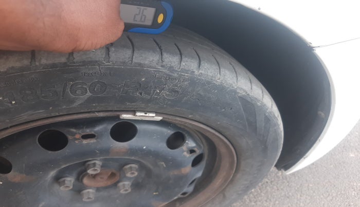 2012 Volkswagen Polo COMFORTLINE 1.2L, Diesel, Manual, 98,831 km, tyre