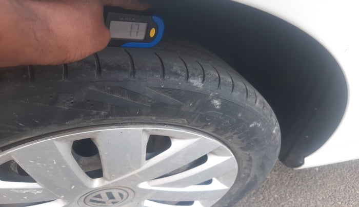 2012 Volkswagen Polo COMFORTLINE 1.2L, Diesel, Manual, 98,831 km, tyre