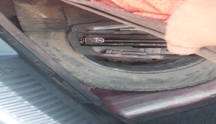 2012 Volkswagen Polo COMFORTLINE 1.2L, Diesel, Manual, 98,831 km, tyre