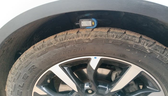 2019 Mahindra XUV500 W11, Diesel, Manual, 1,03,243 km, tyre