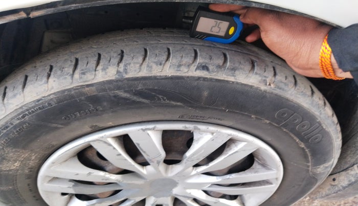 2016 Maruti Swift Dzire VXI, Petrol, Manual, 92,921 km, tyre