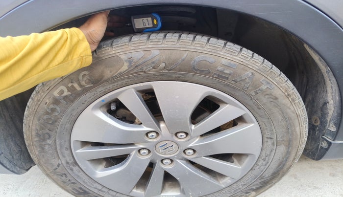 2016 Maruti S Cross ZETA 1.3, Diesel, Manual, 88,804 km, tyre