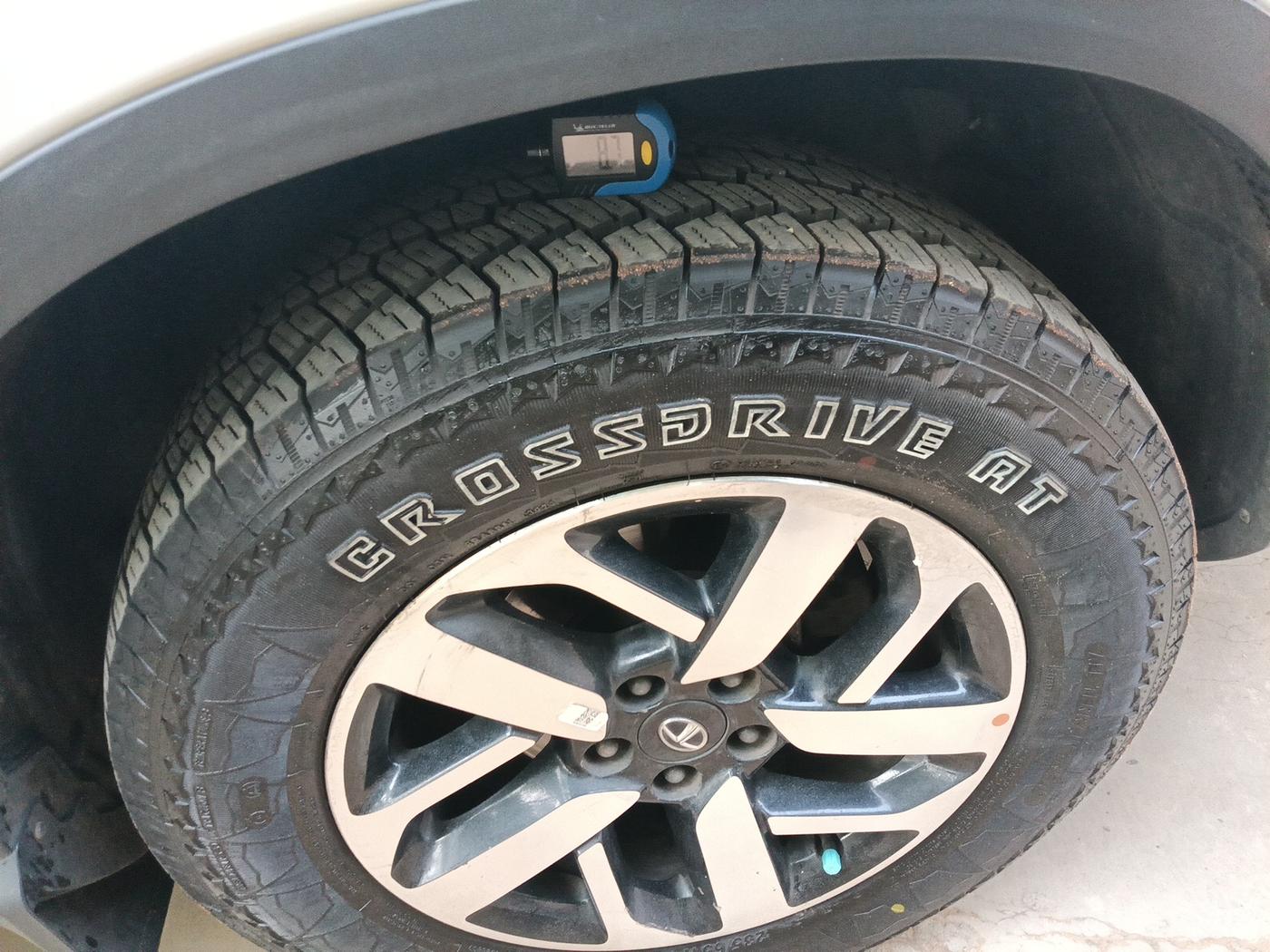 2021 Tata Harrier XZ PLUS 2.0L, Diesel, Manual, 82,000 km, tyre