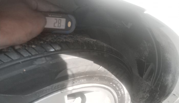 2015 Maruti Swift Dzire LDI, Diesel, Manual, 88,900 km, tyre