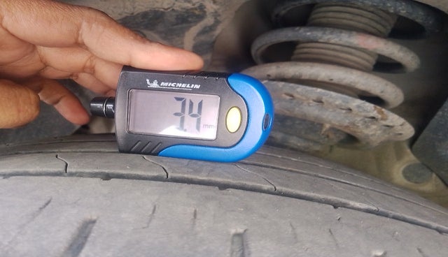 2019 Mahindra XUV300 W8 1.5 DIESEL, Diesel, Manual, 69,972 km, tyre